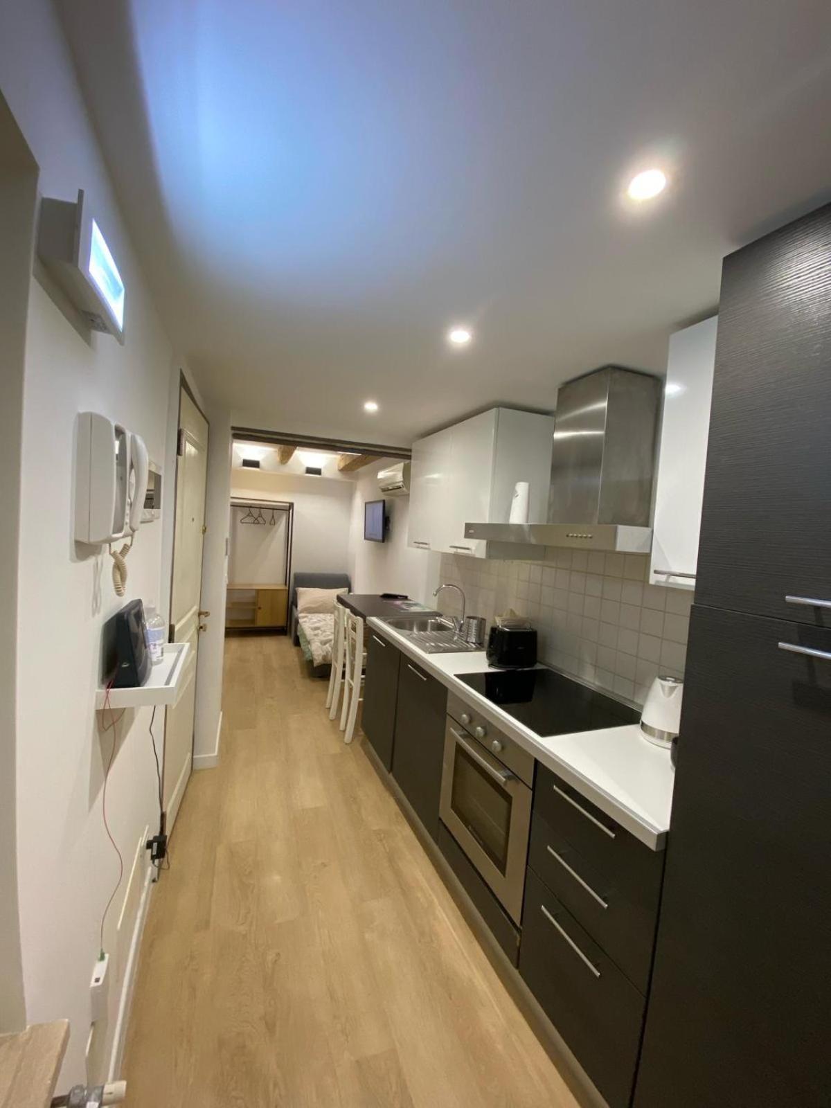 Oasi Central - Appartamento In Pieno Centro Trieste Ngoại thất bức ảnh